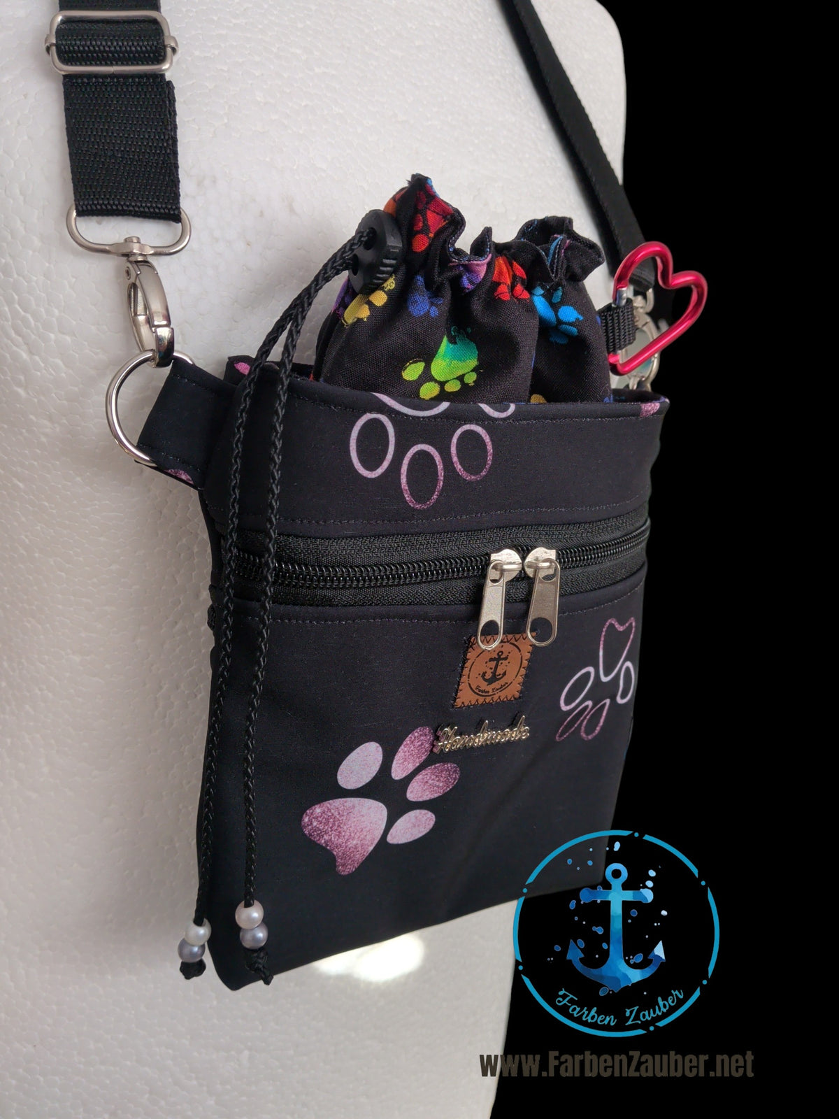 Gassigehtasche mit Pfoten