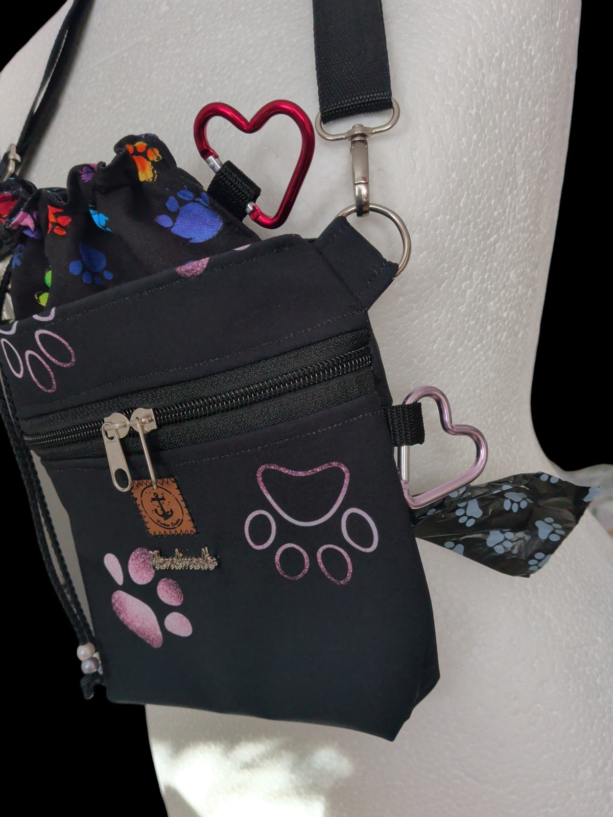 Gassigehtasche mit Pfoten